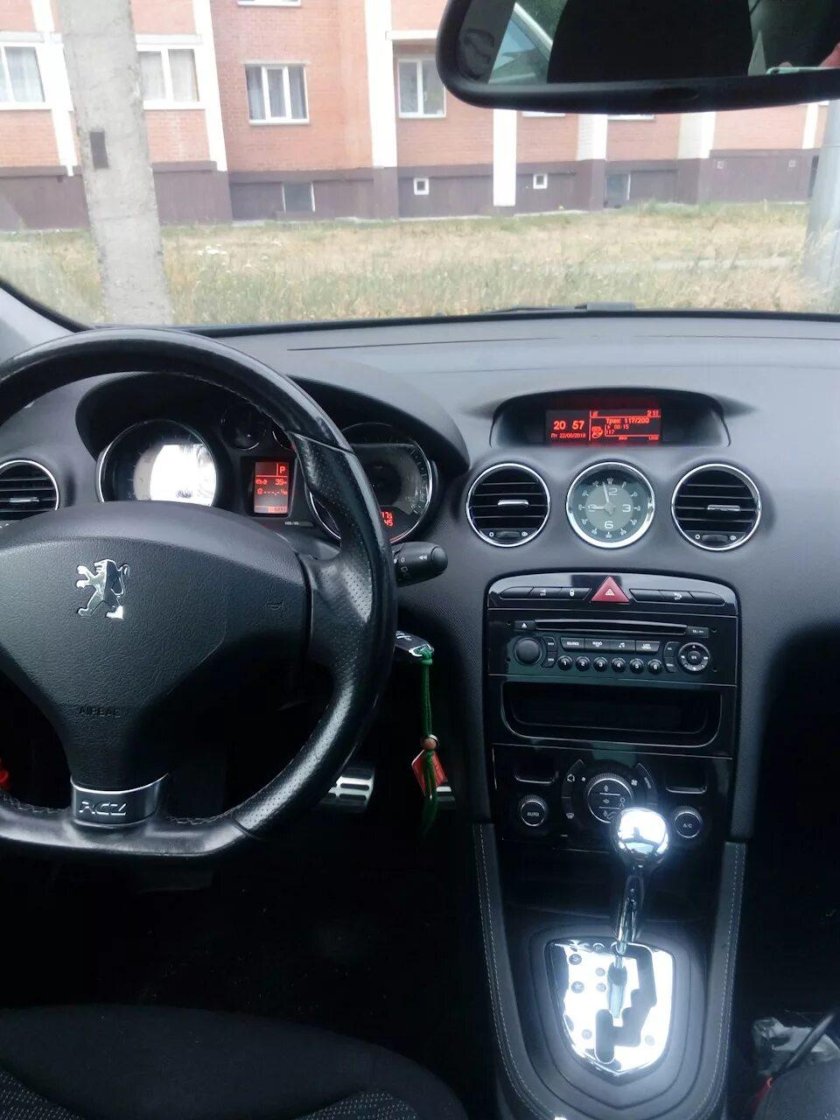 Пежо 308 салон