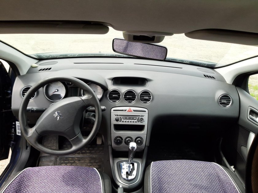 Пежо 308 2008 салон