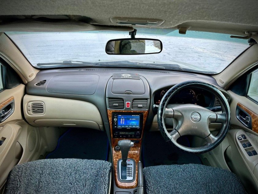 Nissan bluebird 2000 салон