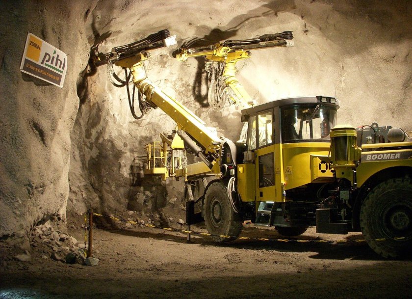 Буровая машина атлас Копко подземная