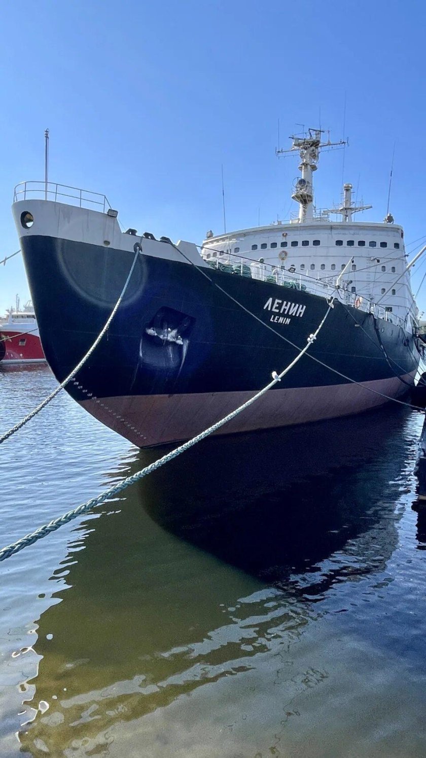 Атомный ледокол Ленин