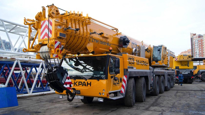 Liebherr LTM 1300