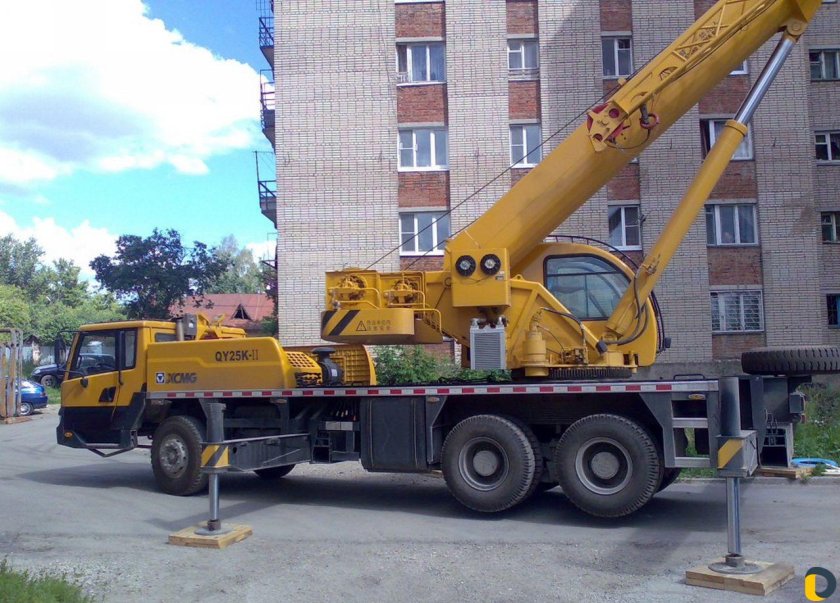 Автокран XCMG 25 тонн