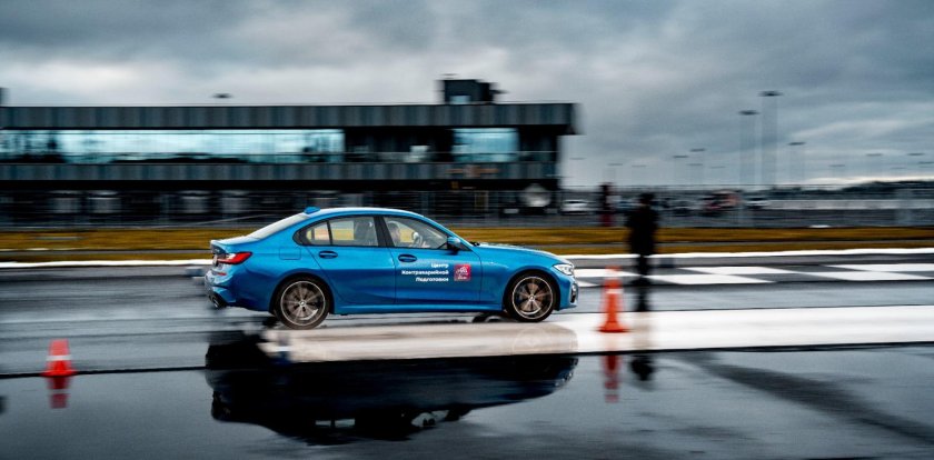 Экстремальное вождение девушка