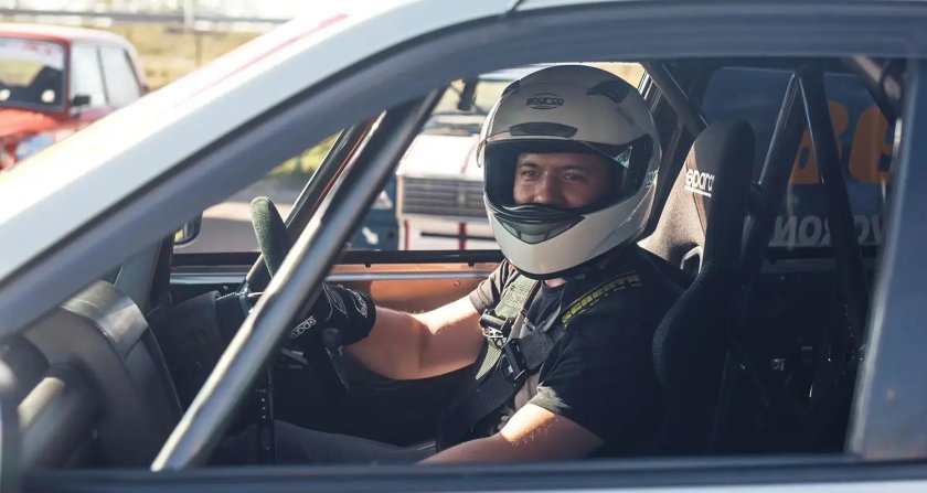 Инструктор экстремального вождения