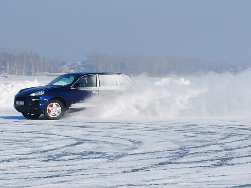 Зимний дрифт машины