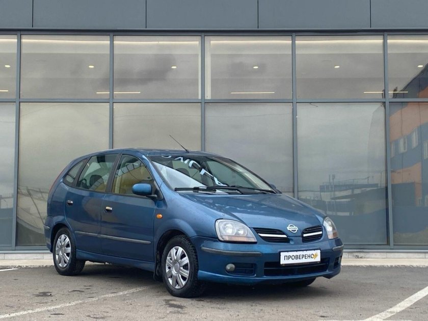 Nissan almera tino 2001