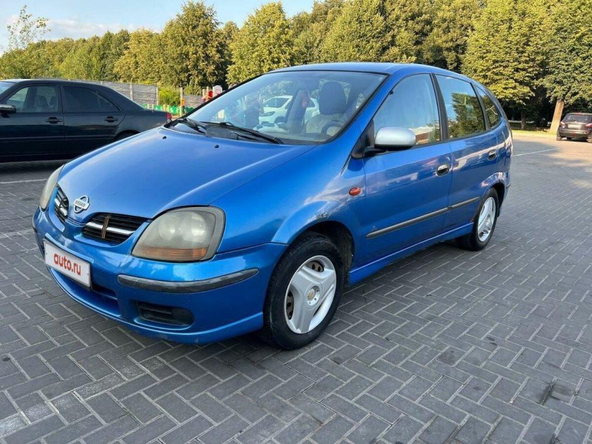 Ниссан тино 2001