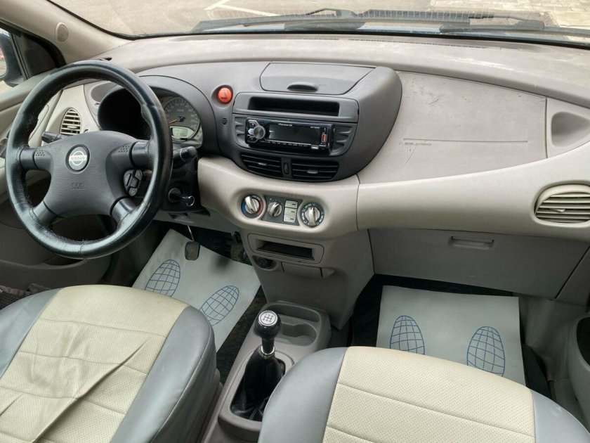 Ниссан тино 2000