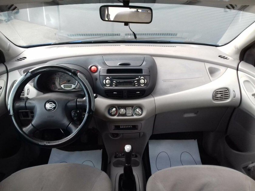 Ниссан Альмера Тино 2001