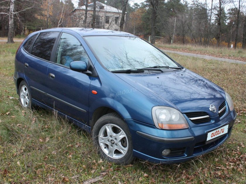 Ниссан Альмера Тино 2000
