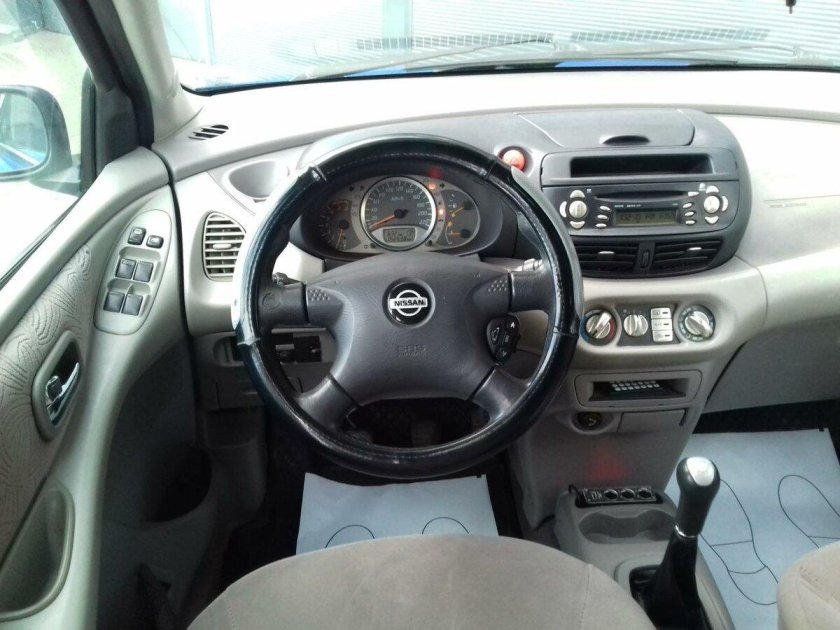 Ниссан Альмера Тино 2001