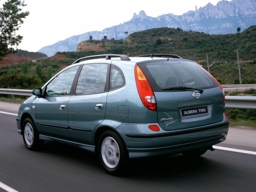Nissan Tino 2000