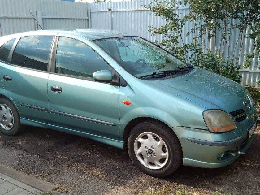 Ниссан Альмера Тино 2001