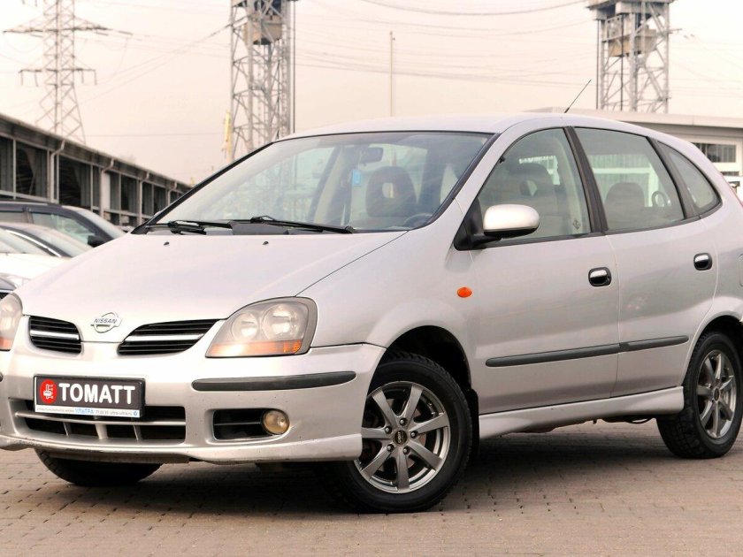 Nissan Almera Tino
