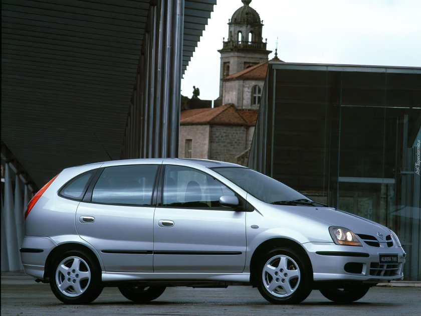 Nissan Almera Tino