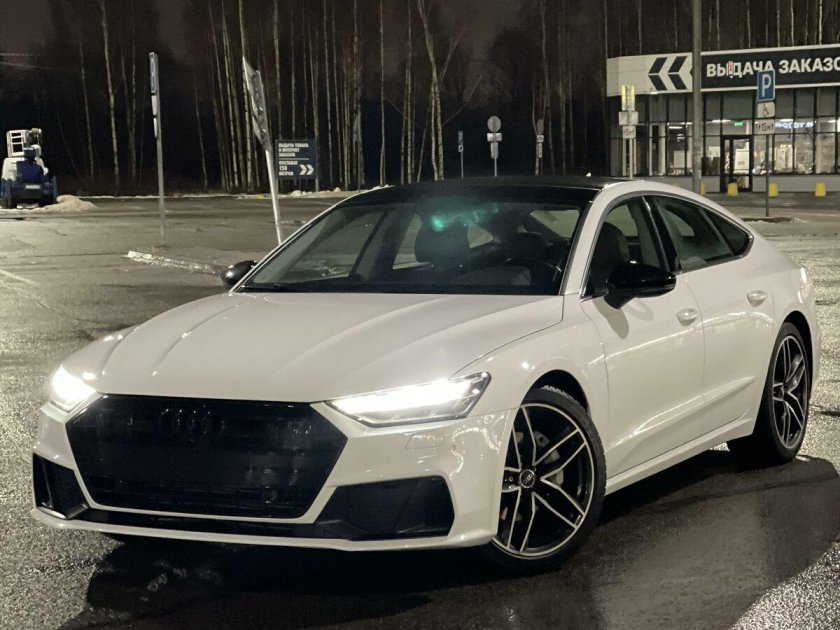 Белая ауди а 7