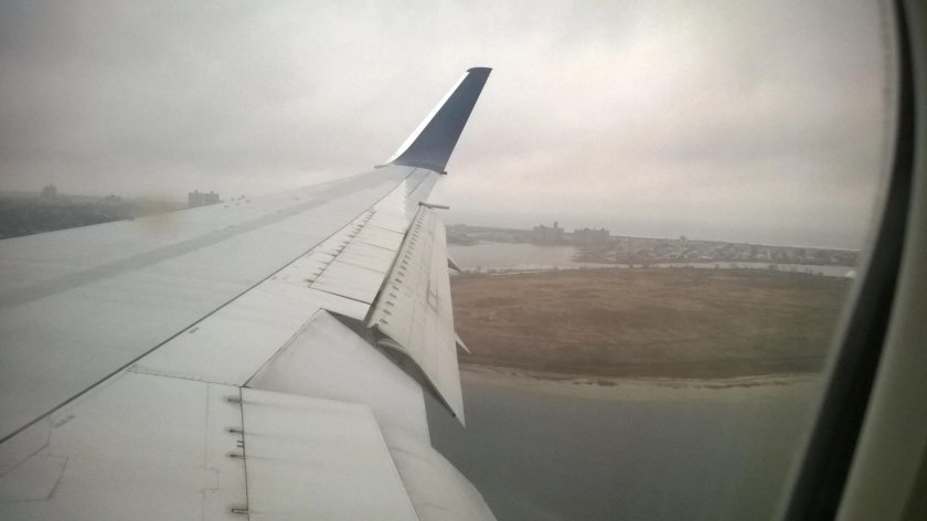 Крыло самолёта из окна