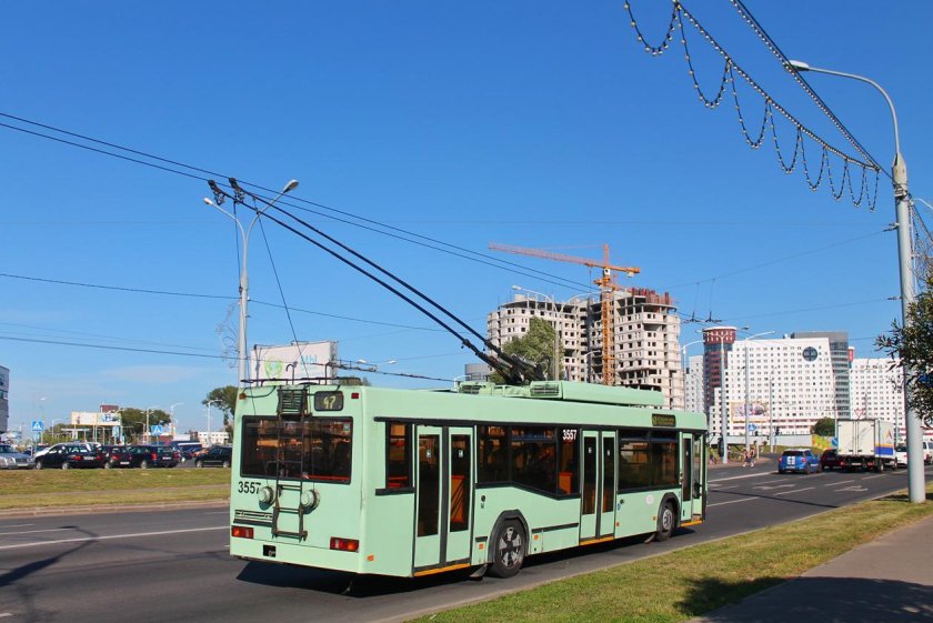 Троллейбус БКМ 221