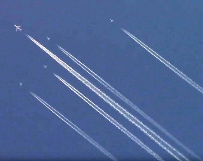 Ту-154 инверсионный след