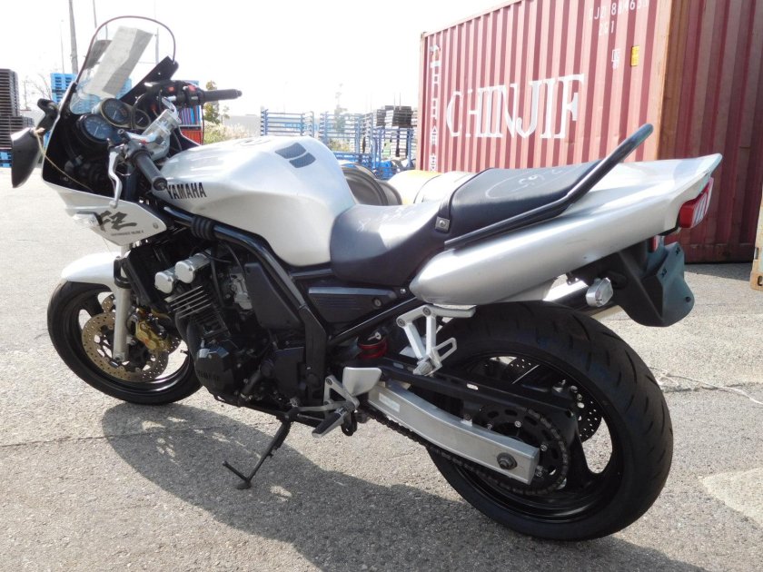 Yamaha FZ 400