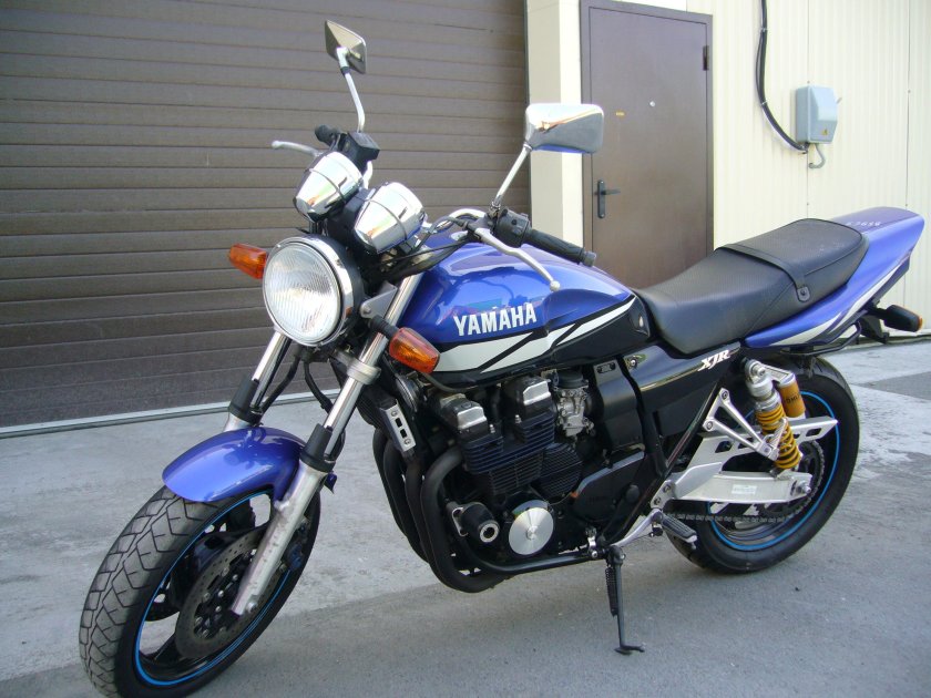 Yamaha XJR 400