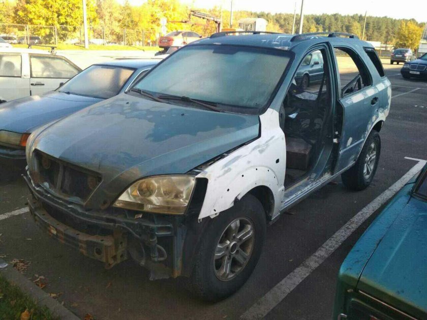 Разбитая Киа спектра