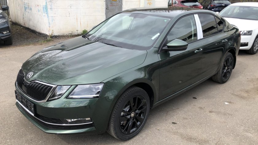 Октавия а8 зеленая