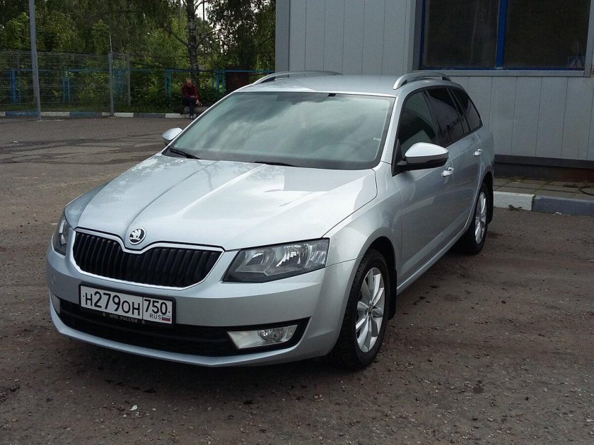 Октавия а7 серебристый универсал