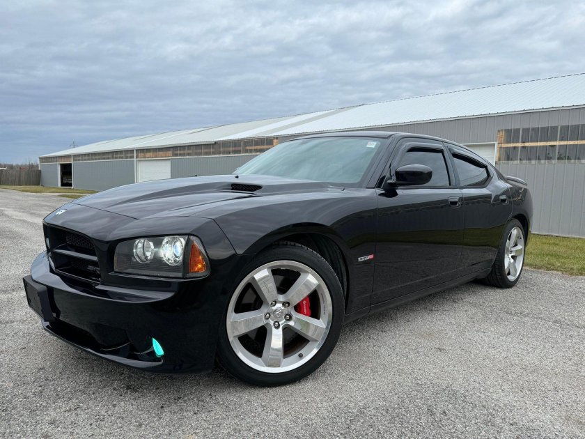 Dodge charger srt 8