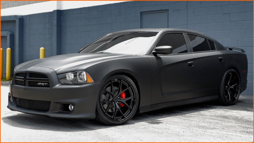 Додж Чарджер srt8