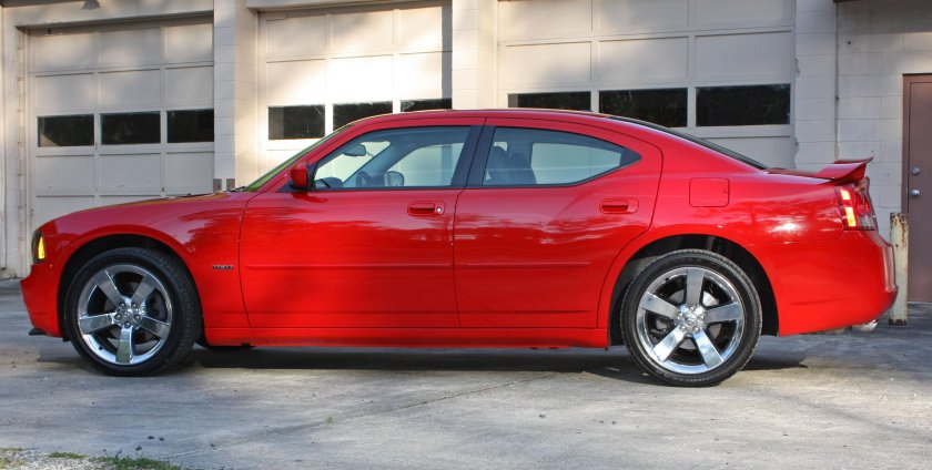 Додж Чарджер 2005