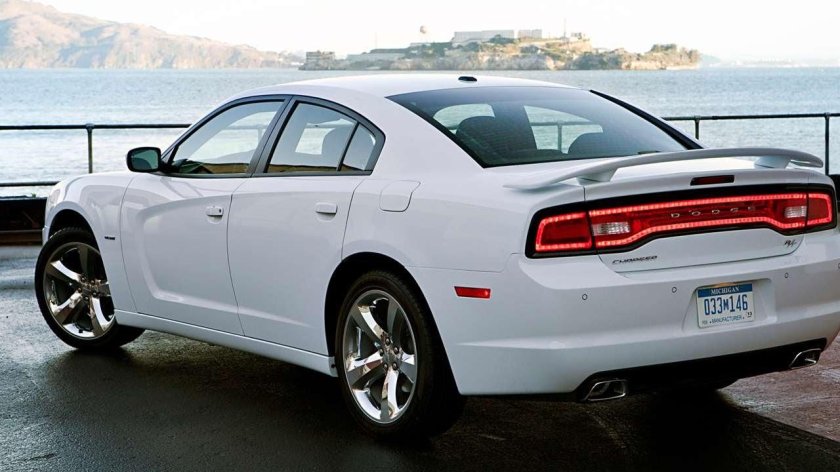 Dodge Charger седан 2010