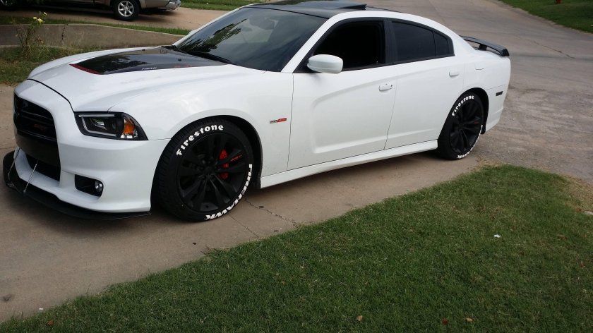 Dodge Charger 2013 белый