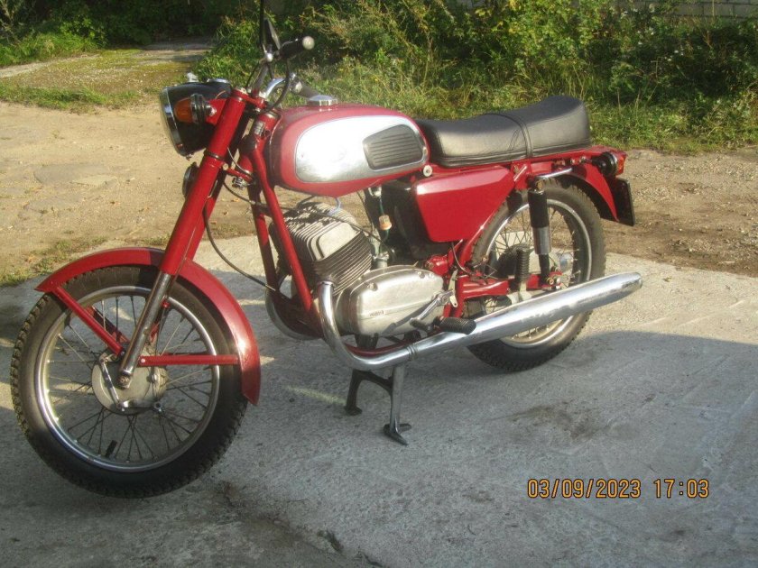 Мотоцикла ява