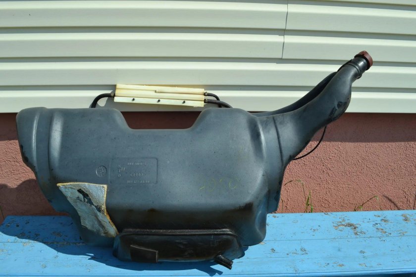 Бак Ауди 80 б3