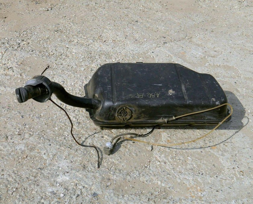 Топливный бак Ауди 80
