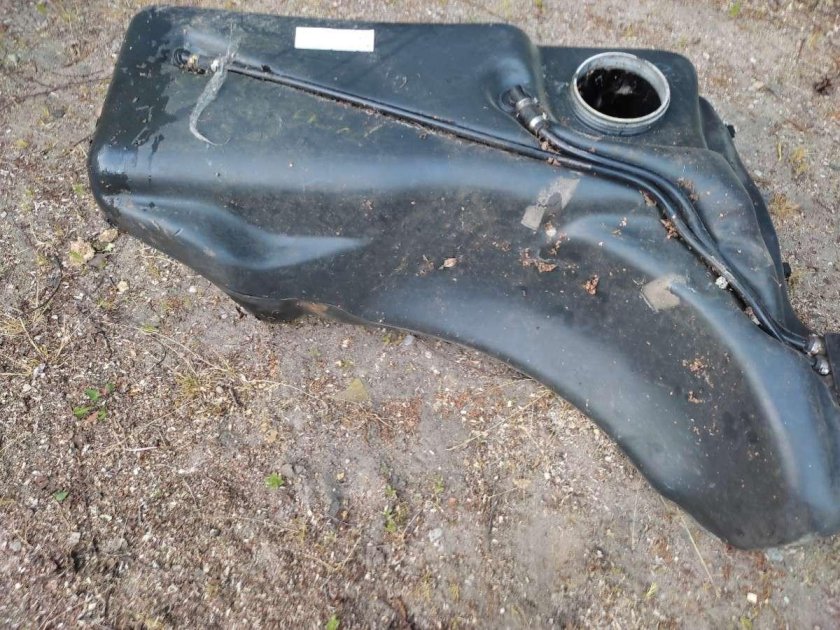 Где в джете 2014 воздуховод наружный