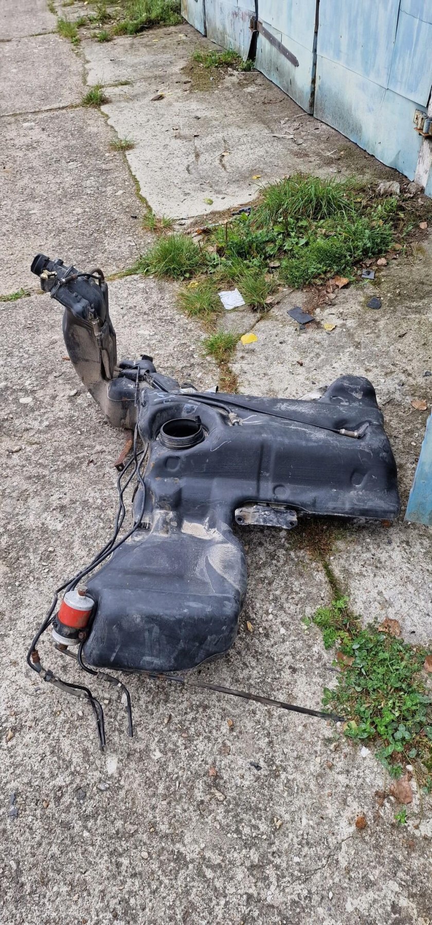 Бак ауди 80 б4 кватро