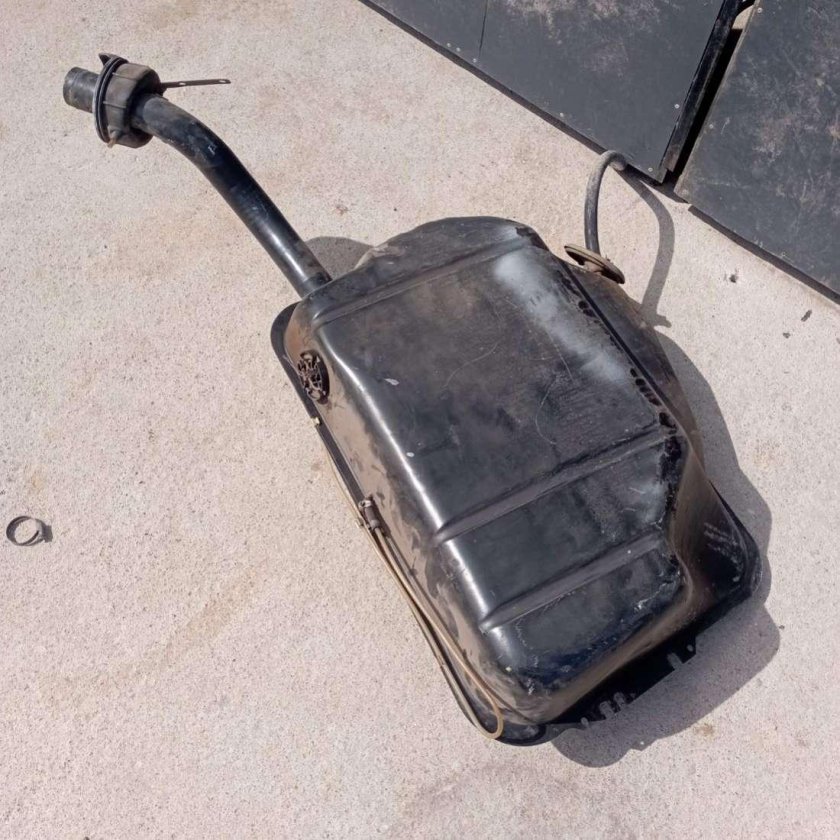 Пластиковый топливный бак для Audi 80 b3 купить