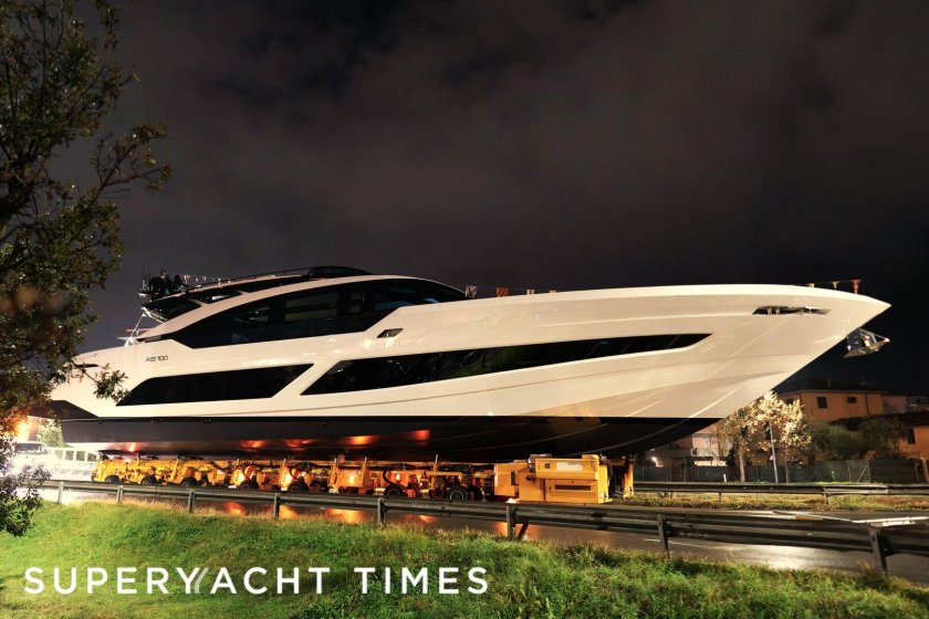 Ferretti 1000 яхта