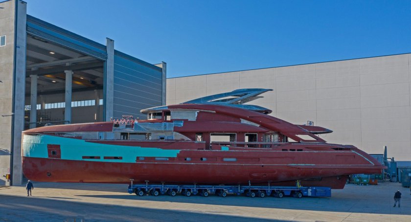 La datcha expedition yacht 77