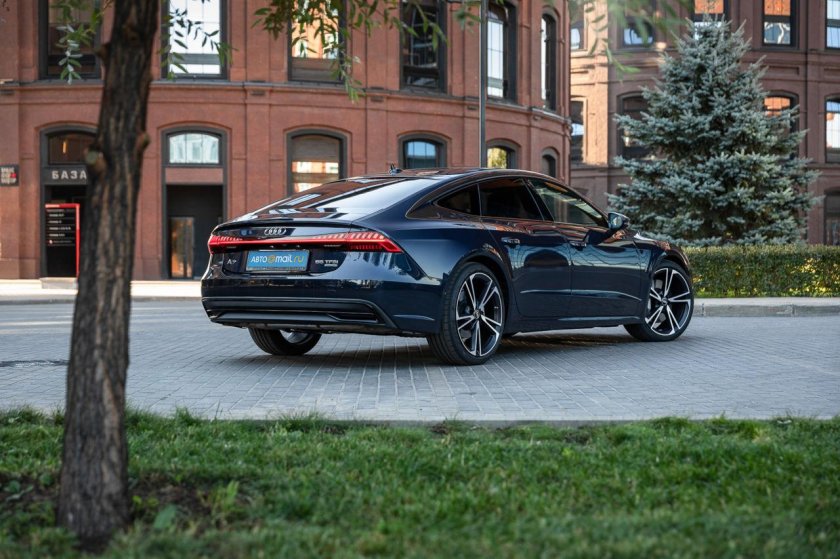 Ауди Фастбэк