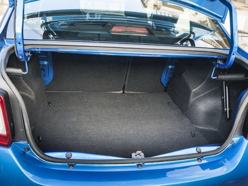 Багажник Рено Логан 1