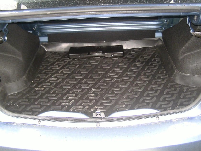 Багажник Рено Логан 1