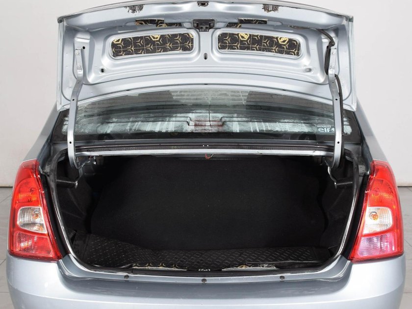 Серый рено логан