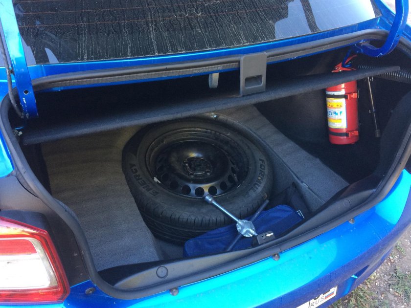 Пол багажника Рено Логан 2