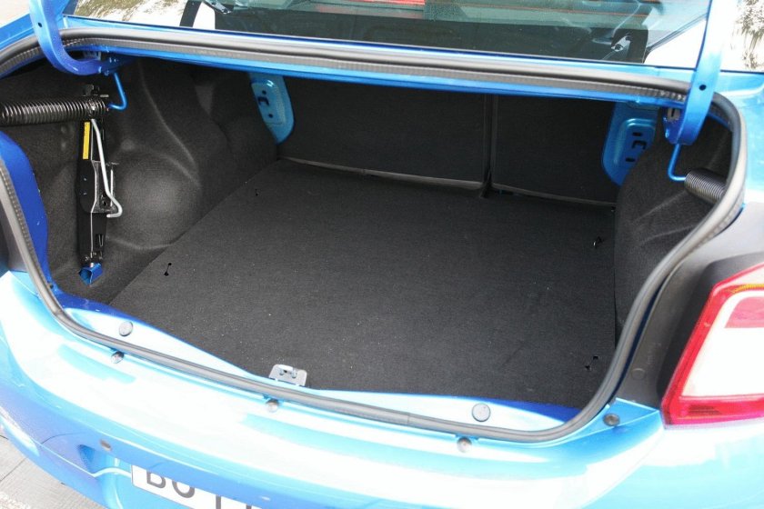 Багажник Рено Логан 1