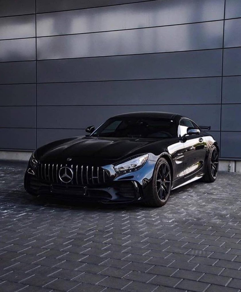 Mercedes AMG GTR 2023