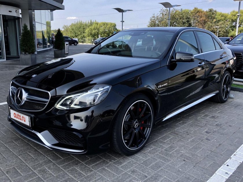 Mercedes w212 AMG черный